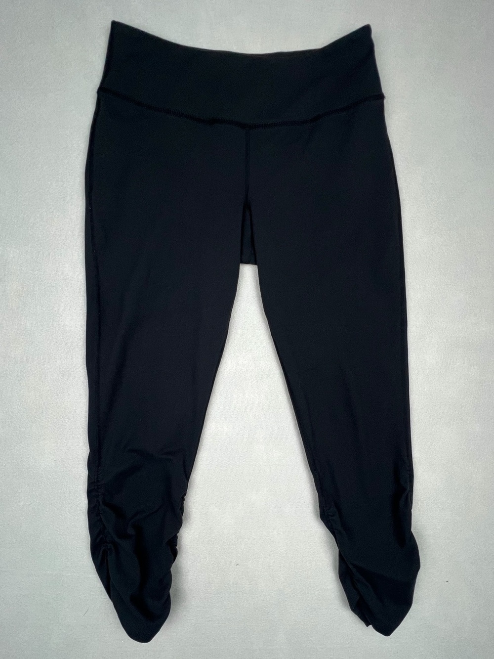 Beyond Yoga Black High-Waist Ruched Capri Leggings